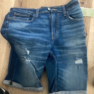 Jean Shorts (Slim 32)